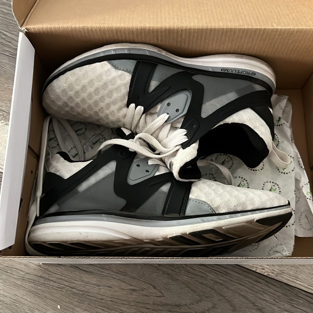 APL Sneakers
